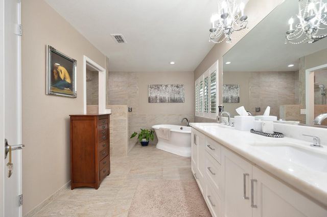 9455 Laguna Lake Way, Elk Grove, CA 95758