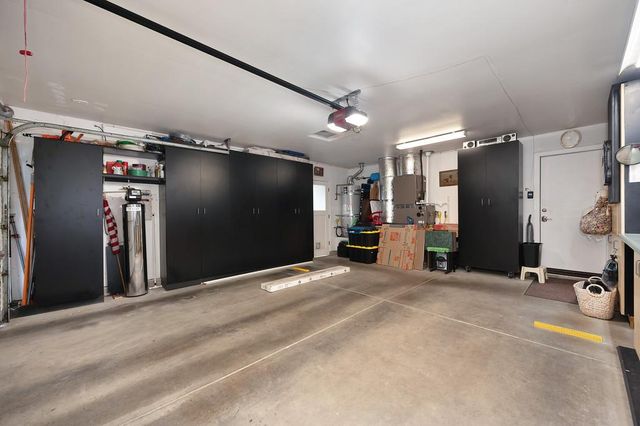 9455 Laguna Lake Way, Elk Grove, CA 95758