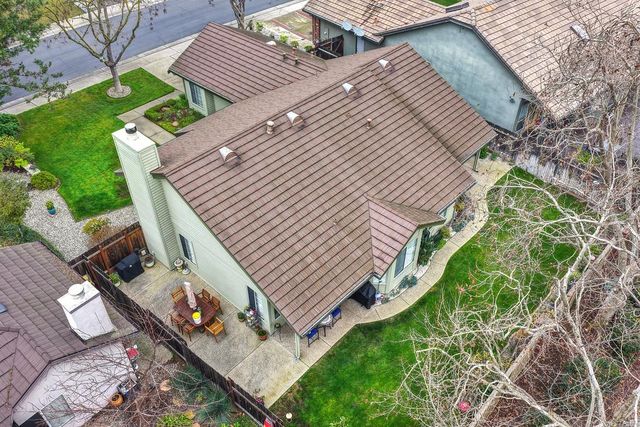 9455 Laguna Lake Way, Elk Grove, CA 95758