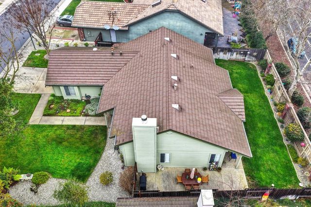 9455 Laguna Lake Way, Elk Grove, CA 95758