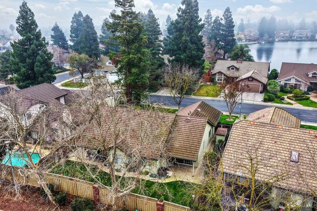 9455 Laguna Lake Way, Elk Grove, CA 95758