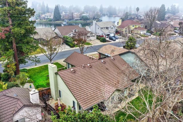 9455 Laguna Lake Way, Elk Grove, CA 95758