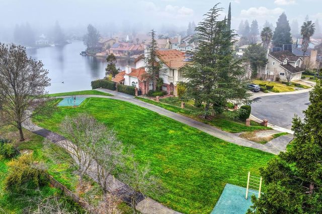 9455 Laguna Lake Way, Elk Grove, CA 95758