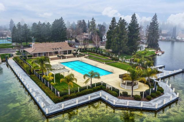 9455 Laguna Lake Way, Elk Grove, CA 95758