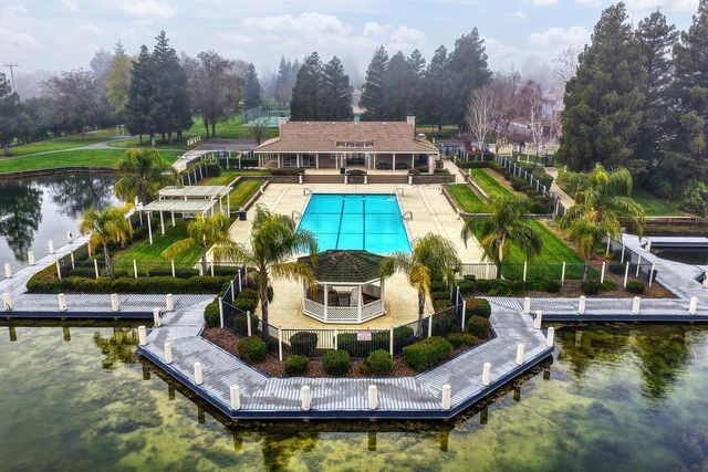 9455 Laguna Lake Way, Elk Grove, CA 95758