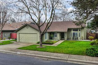 9455 Laguna Lake Way, Elk Grove, CA 95758
