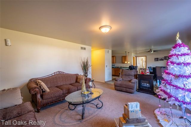 6054 E Pierson Road, Flint, MI 48506