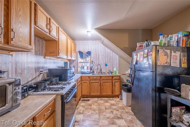 6054 E Pierson Road, Flint, MI 48506