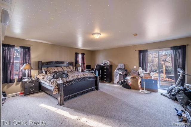 6054 E Pierson Road, Flint, MI 48506