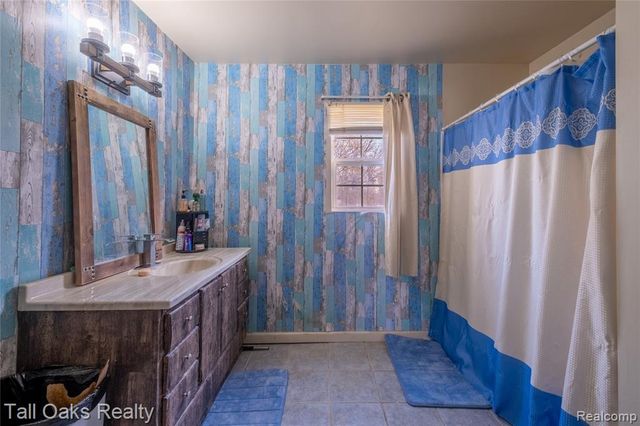 6054 E Pierson Road, Flint, MI 48506