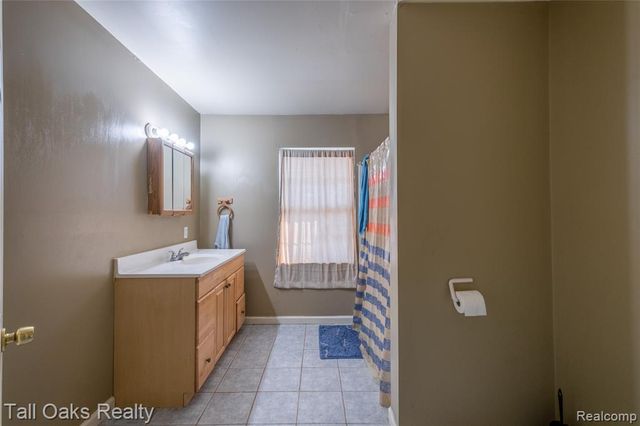 6054 E Pierson Road, Flint, MI 48506