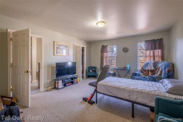 6054 E Pierson Road, Flint, MI 48506