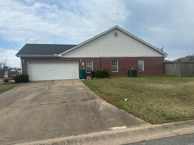 117 Grizzly Bear Dr., White Hall, AR 71602