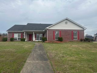 117 Grizzly Bear Dr., White Hall, AR 71602