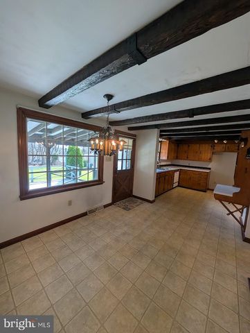 7845 CHAMBERS HILL RD, Harrisburg, PA 17111