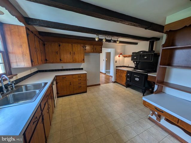 7845 CHAMBERS HILL RD, Harrisburg, PA 17111