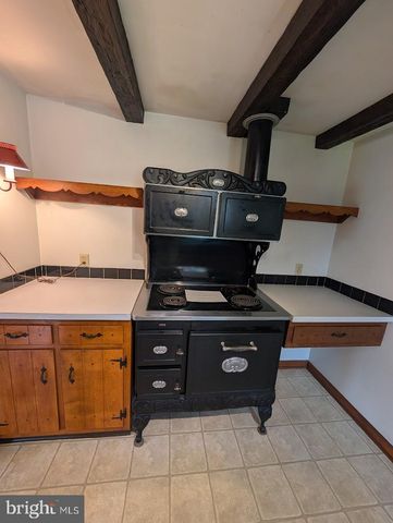 7845 CHAMBERS HILL RD, Harrisburg, PA 17111