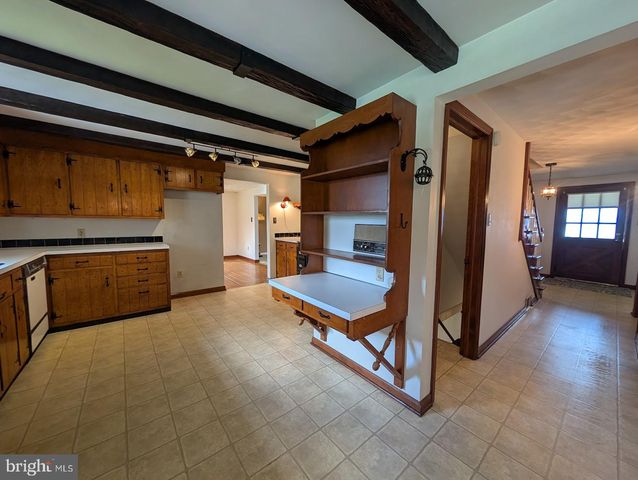 7845 CHAMBERS HILL RD, Harrisburg, PA 17111