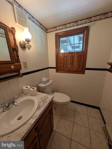 7845 CHAMBERS HILL RD, Harrisburg, PA 17111