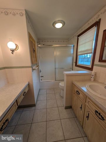 7845 CHAMBERS HILL RD, Harrisburg, PA 17111