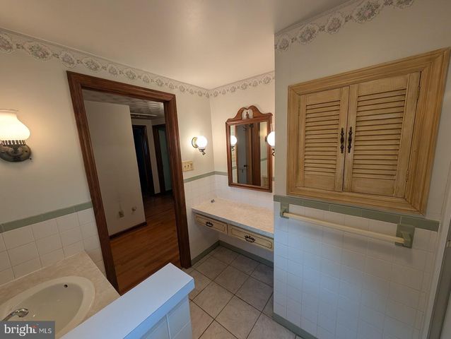 7845 CHAMBERS HILL RD, Harrisburg, PA 17111