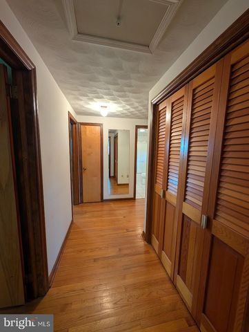 7845 CHAMBERS HILL RD, Harrisburg, PA 17111