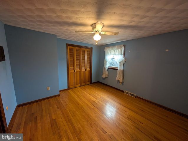 7845 CHAMBERS HILL RD, Harrisburg, PA 17111