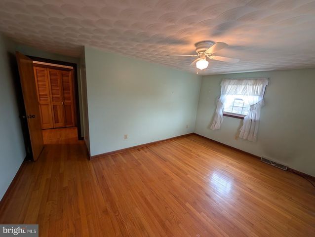 7845 CHAMBERS HILL RD, Harrisburg, PA 17111