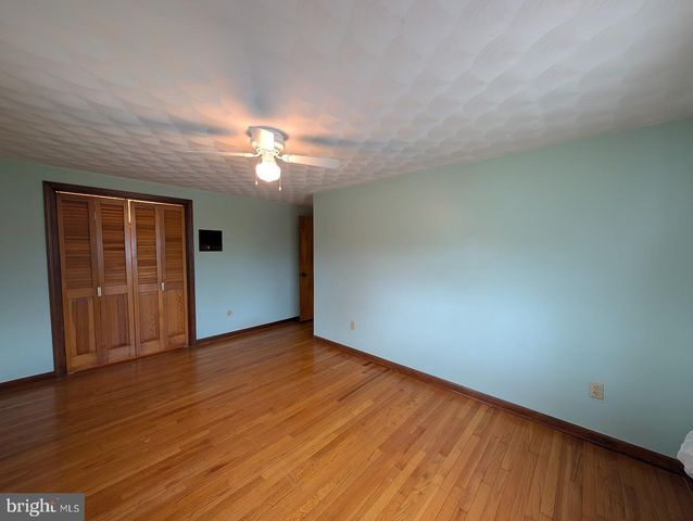 7845 CHAMBERS HILL RD, Harrisburg, PA 17111