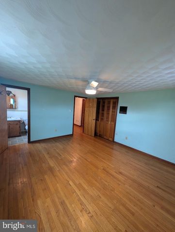 7845 CHAMBERS HILL RD, Harrisburg, PA 17111