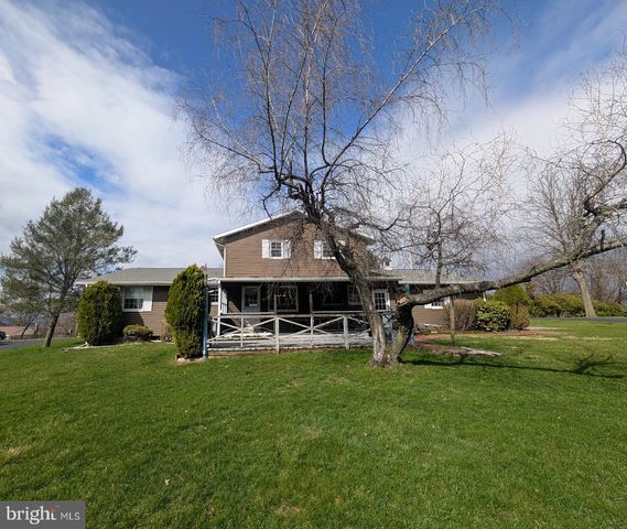 7845 CHAMBERS HILL RD, Harrisburg, PA 17111