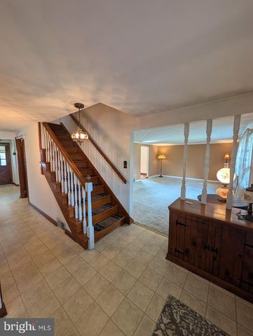 7845 CHAMBERS HILL RD, Harrisburg, PA 17111