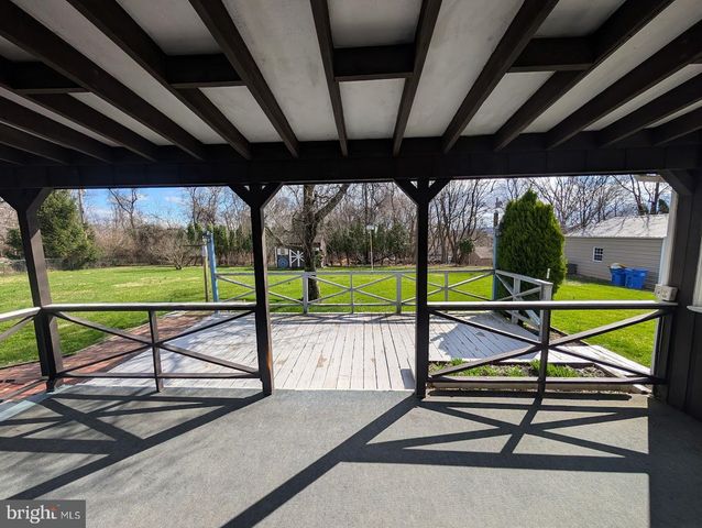 7845 CHAMBERS HILL RD, Harrisburg, PA 17111