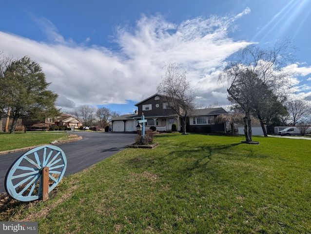 7845 CHAMBERS HILL RD, Harrisburg, PA 17111