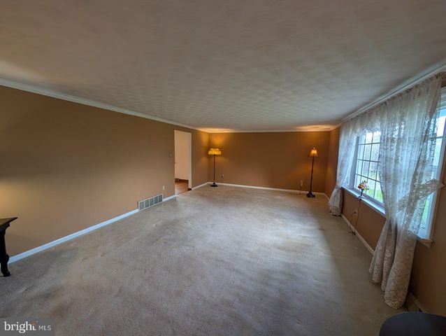 7845 CHAMBERS HILL RD, Harrisburg, PA 17111