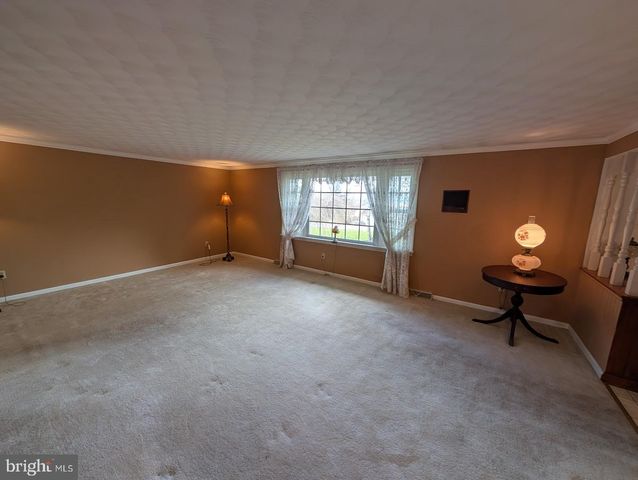 7845 CHAMBERS HILL RD, Harrisburg, PA 17111