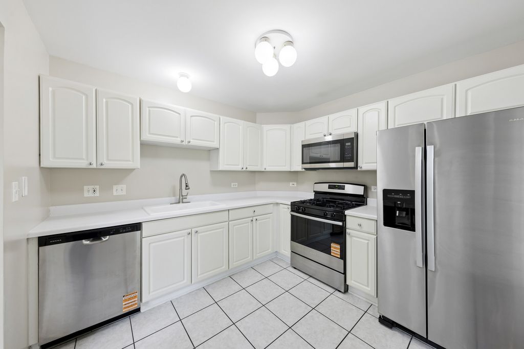 1922 Heron Avenue B, Schaumburg, IL 60193 — photo 4