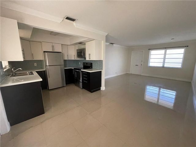 2451 Lincoln Street 6, Hollywood, FL 33020