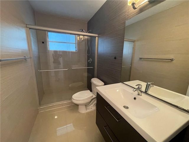 2451 Lincoln Street 6, Hollywood, FL 33020