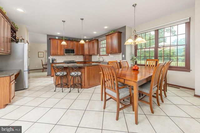 11 TURTLE CREEK DR, Mullica Hill, NJ 08062