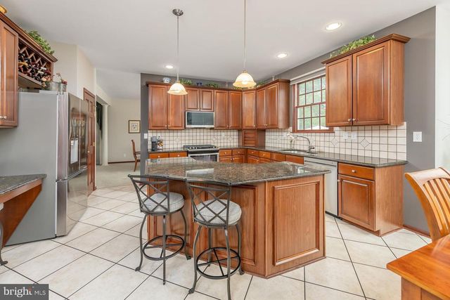 11 TURTLE CREEK DR, Mullica Hill, NJ 08062