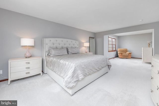11 TURTLE CREEK DR, Mullica Hill, NJ 08062