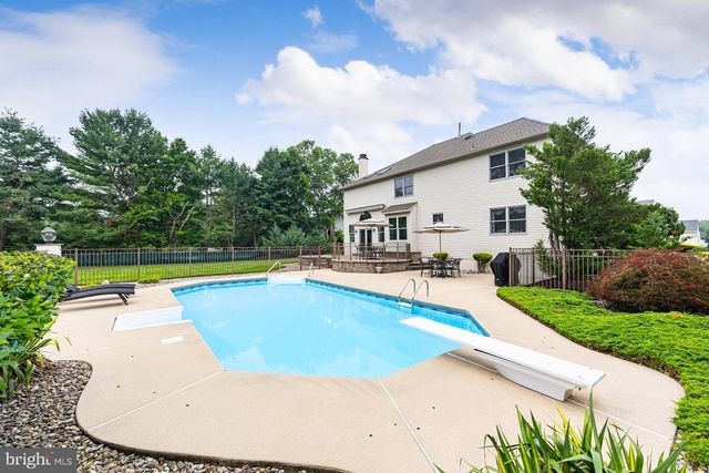 11 TURTLE CREEK DR, Mullica Hill, NJ 08062