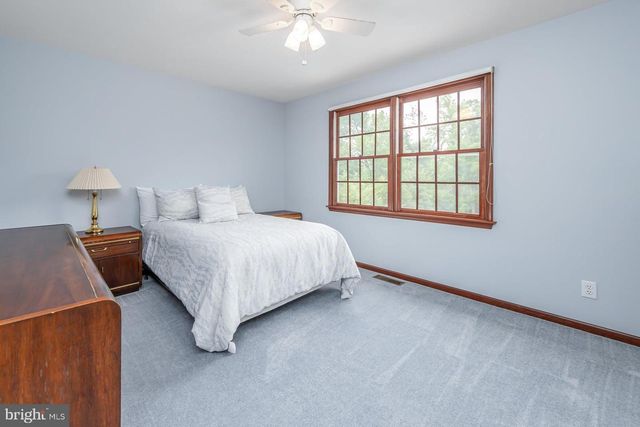11 TURTLE CREEK DR, Mullica Hill, NJ 08062