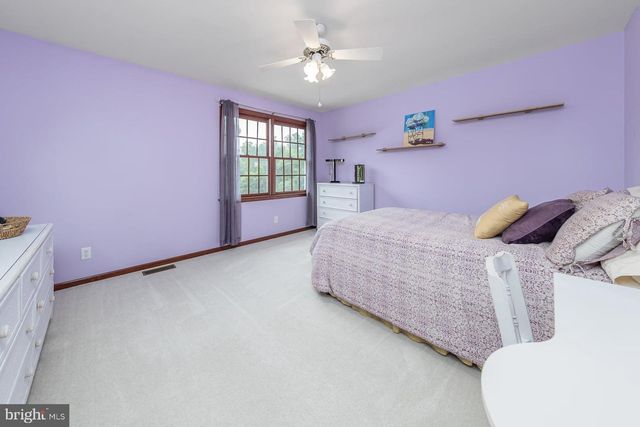 11 TURTLE CREEK DR, Mullica Hill, NJ 08062