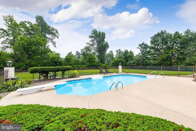 11 TURTLE CREEK DR, Mullica Hill, NJ 08062
