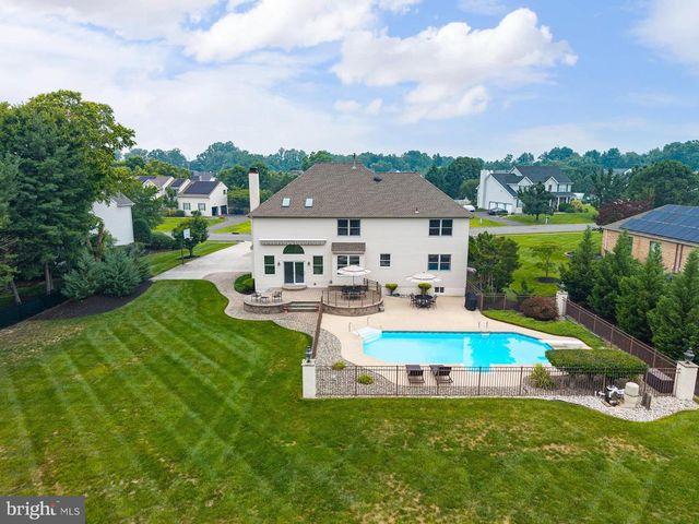 11 TURTLE CREEK DR, Mullica Hill, NJ 08062