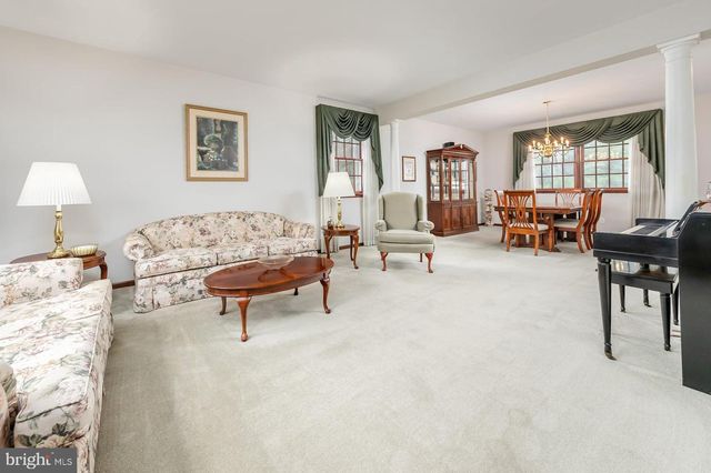 11 TURTLE CREEK DR, Mullica Hill, NJ 08062