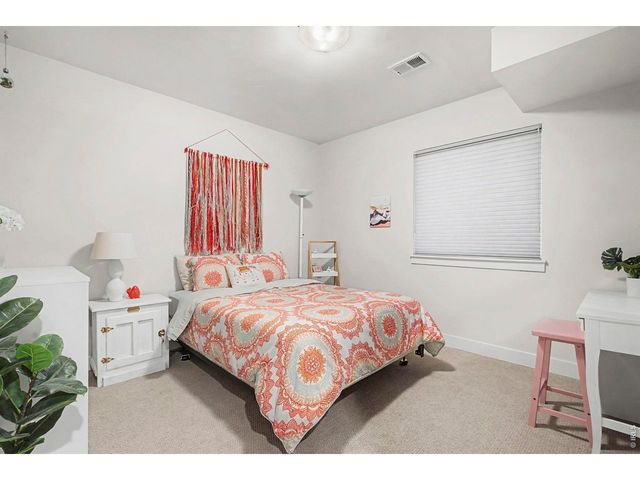 1539 Sandy Ln, Windsor, CO 80550