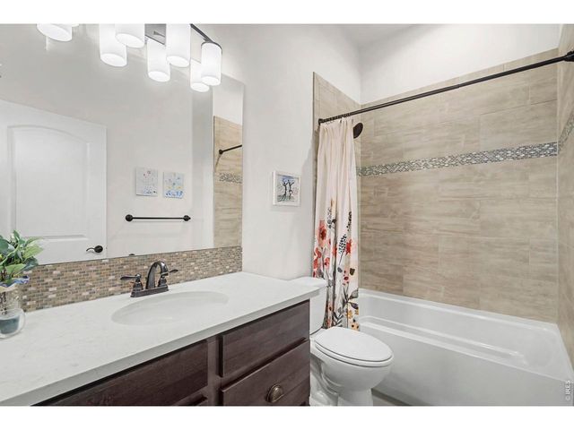 1539 Sandy Ln, Windsor, CO 80550